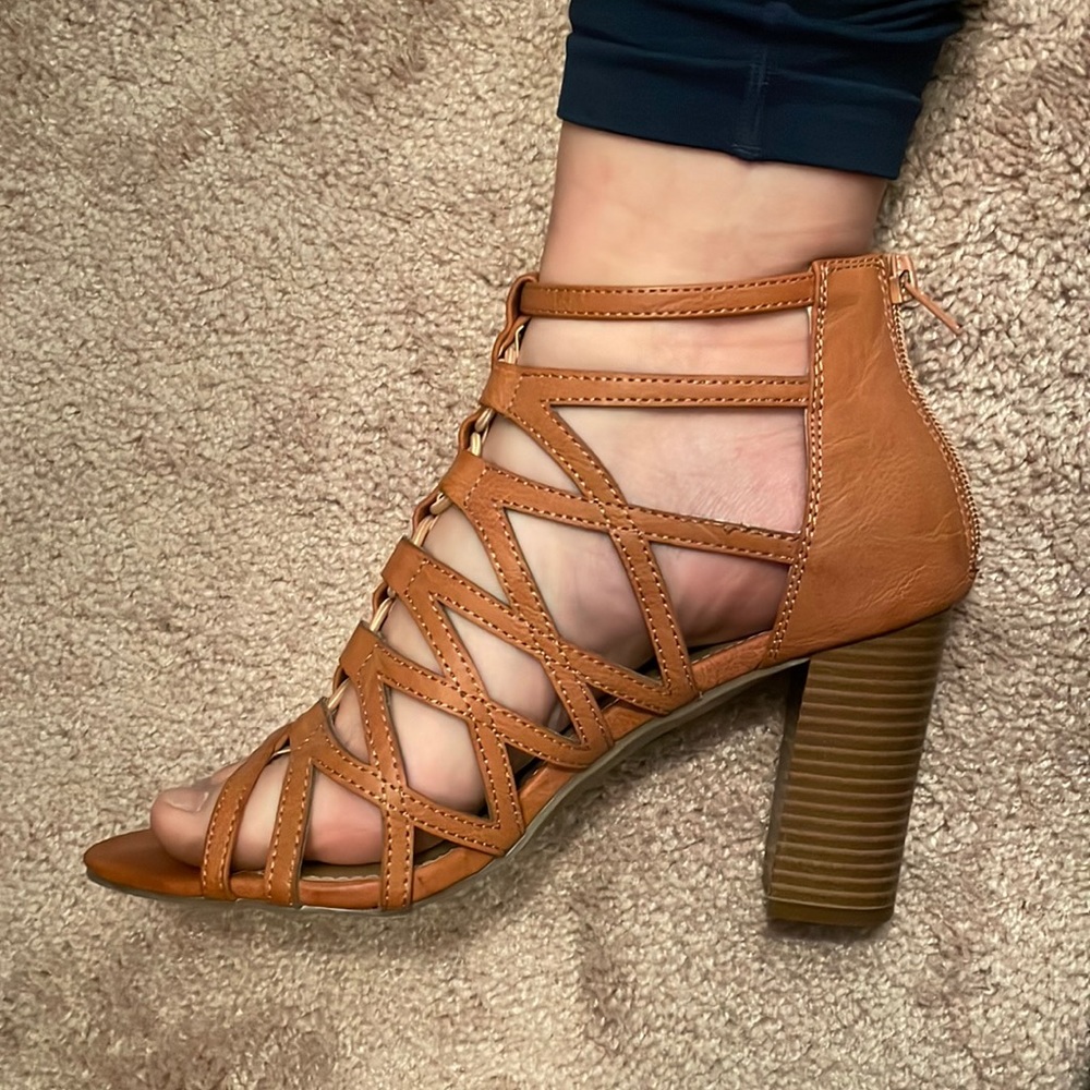 Brown heel